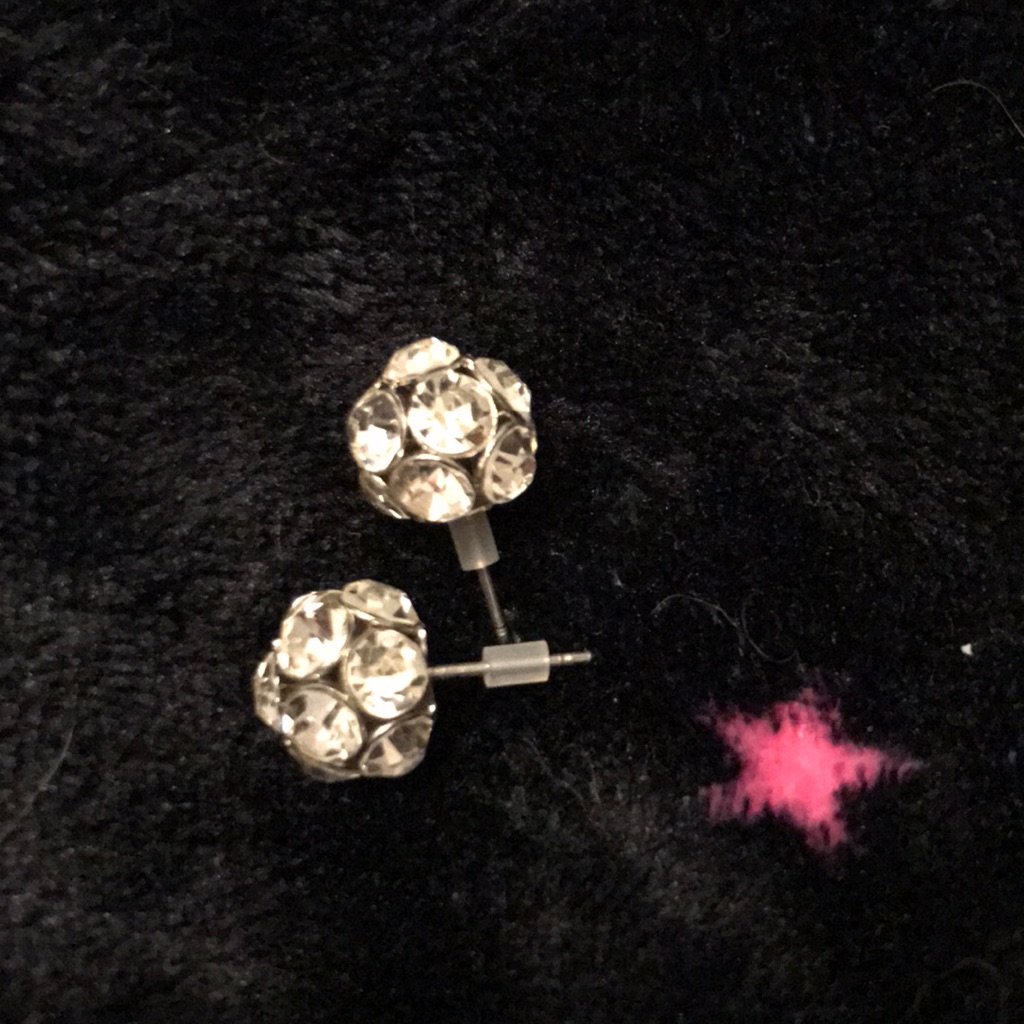 Studded Earrings 5$